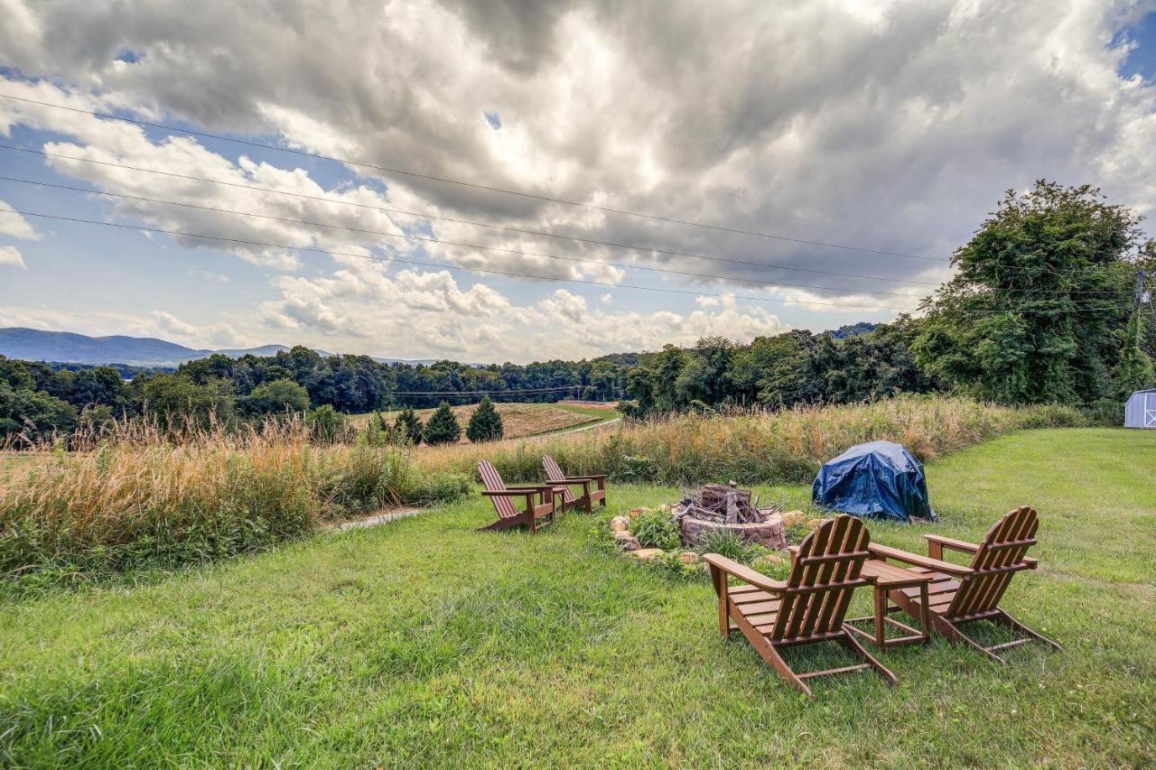 Blue Ridge Mountain Cabin With Views And Hot Tub Βίλα Sparta Εξωτερικό φωτογραφία