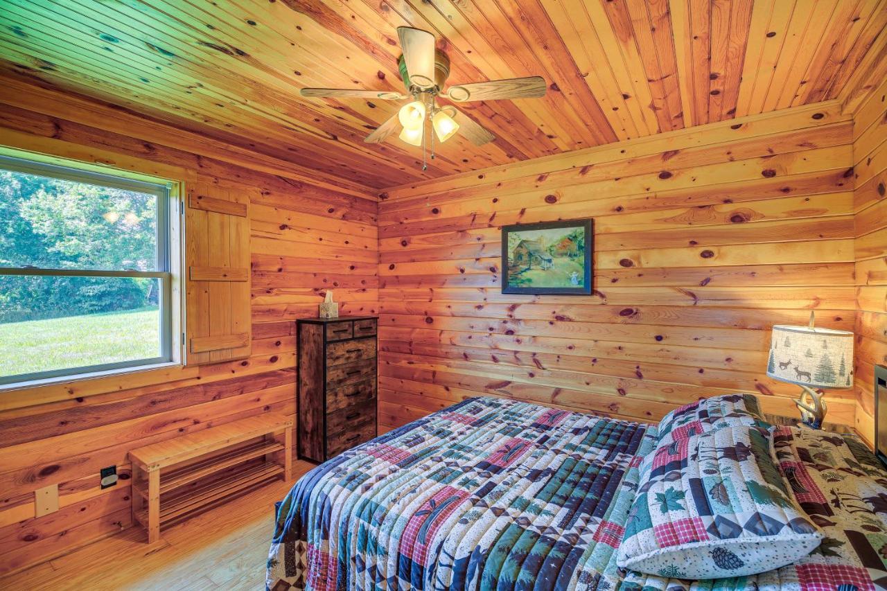 Blue Ridge Mountain Cabin With Views And Hot Tub Βίλα Sparta Εξωτερικό φωτογραφία